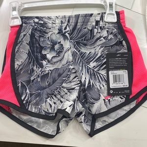 Nike  girls dry fit shorts nwt